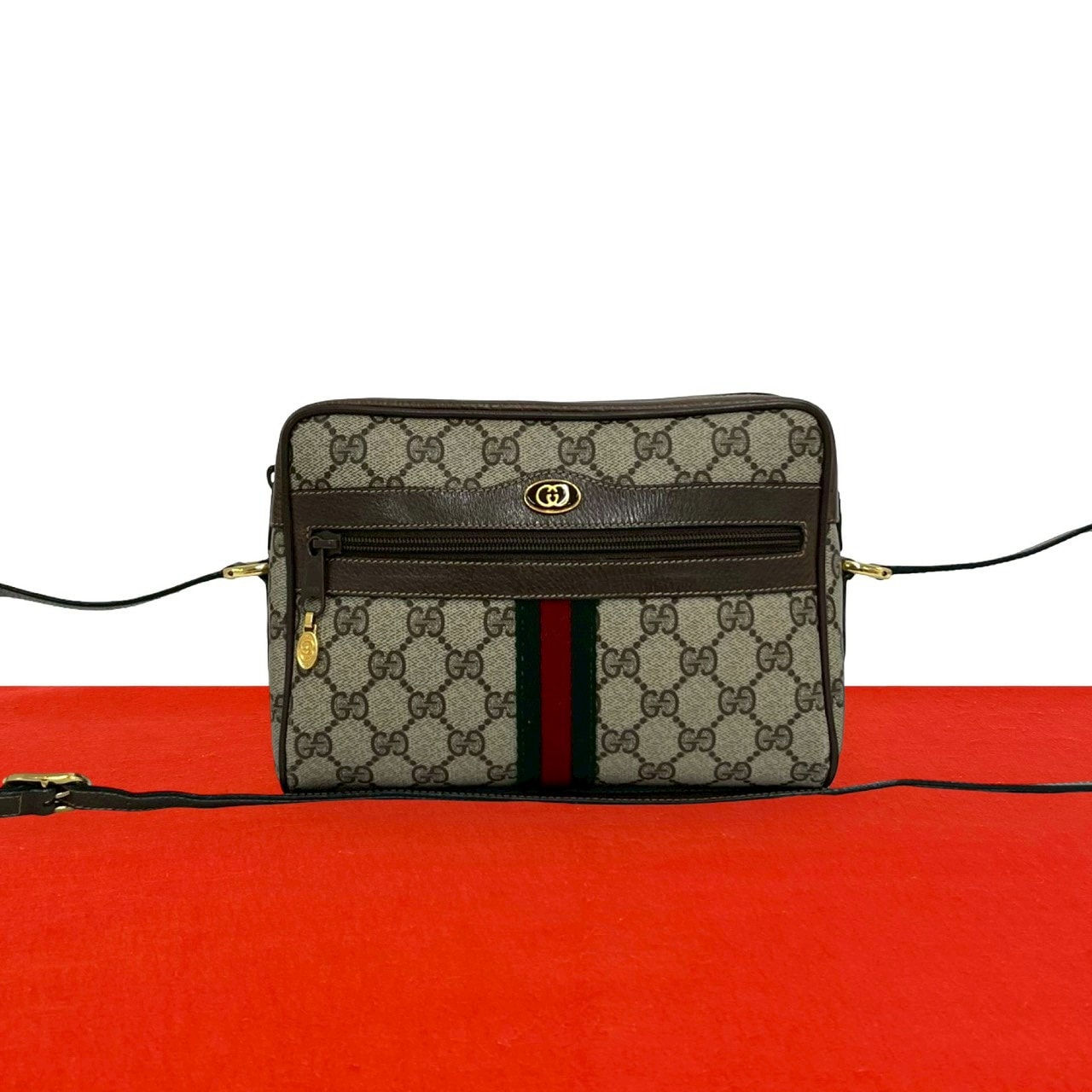 B (目立った傷や汚れなし)】GUCCI グッチ シェリーライン GG ロゴ 金具