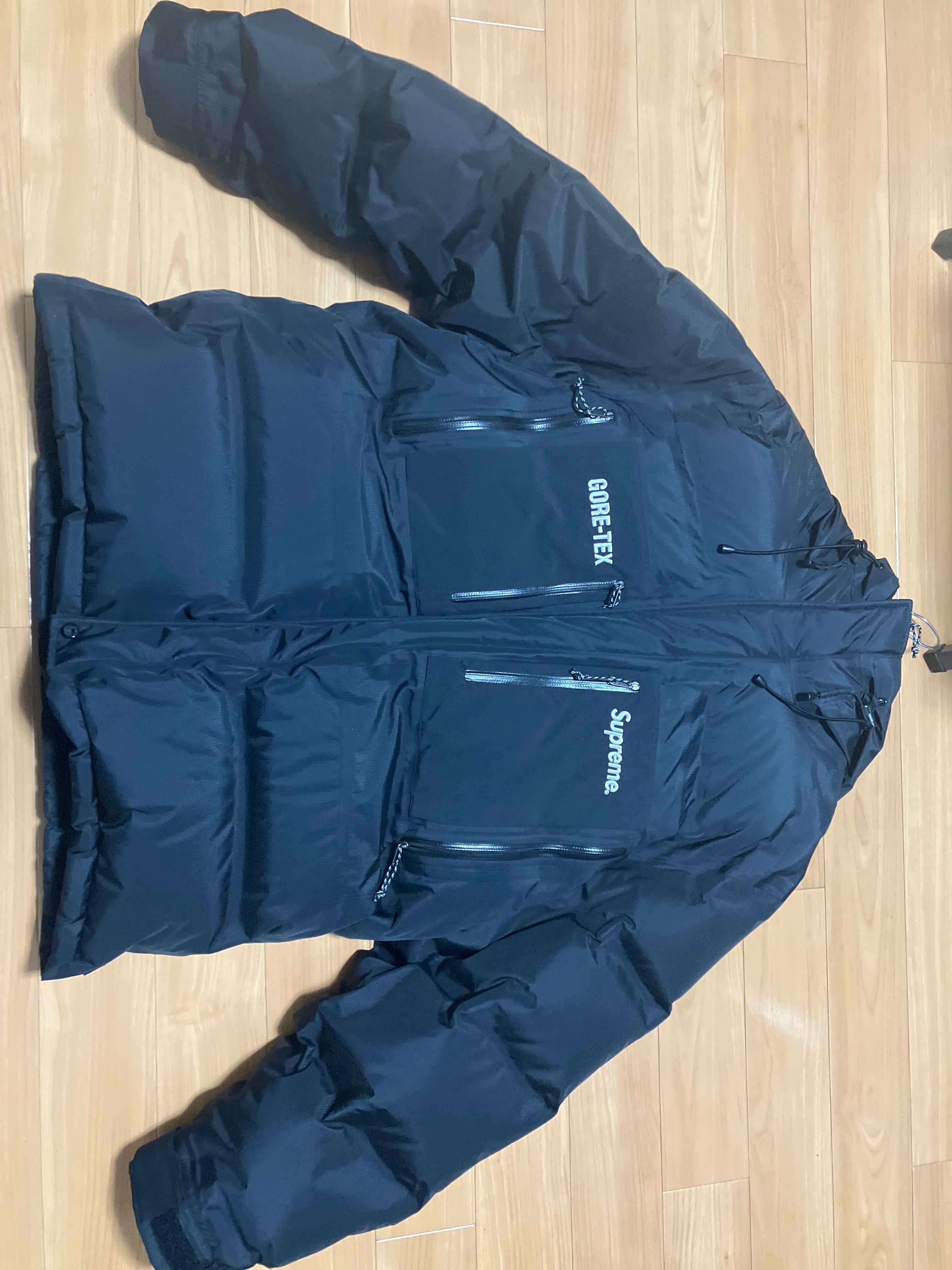 Supreme GORE-TEX 700-Fill Down Parka "Black"
