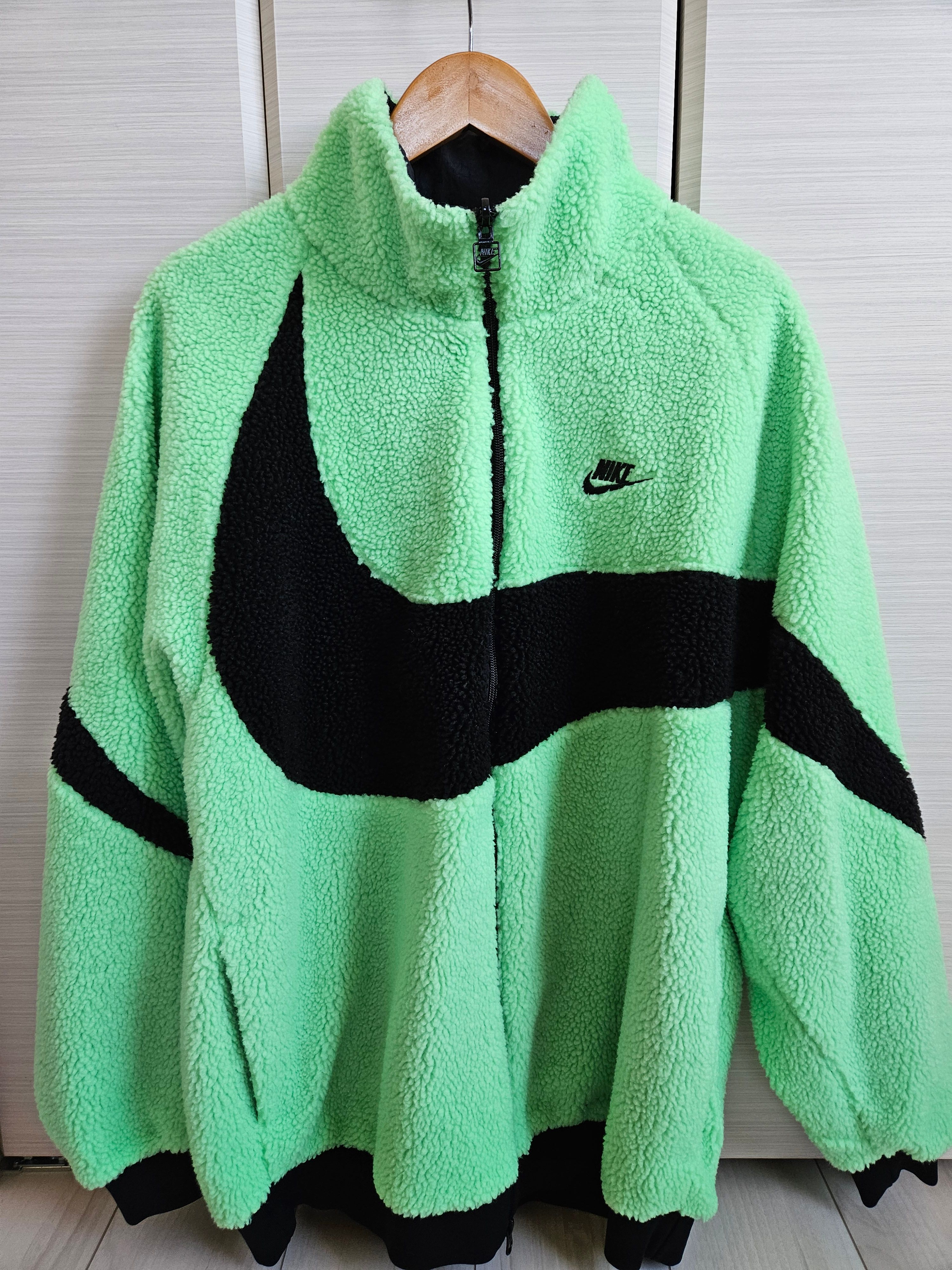 Nike Big Swoosh Reversible Boa Jacket "Illusion Green/Black"