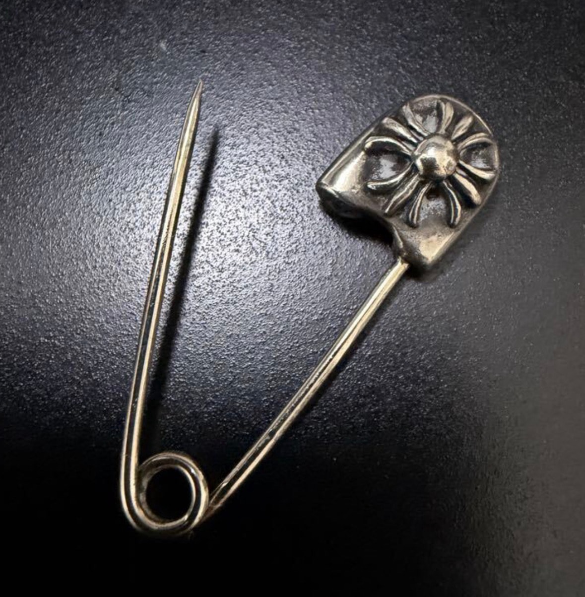 Chrome Hearts SAFETY PIN SM "Silver"