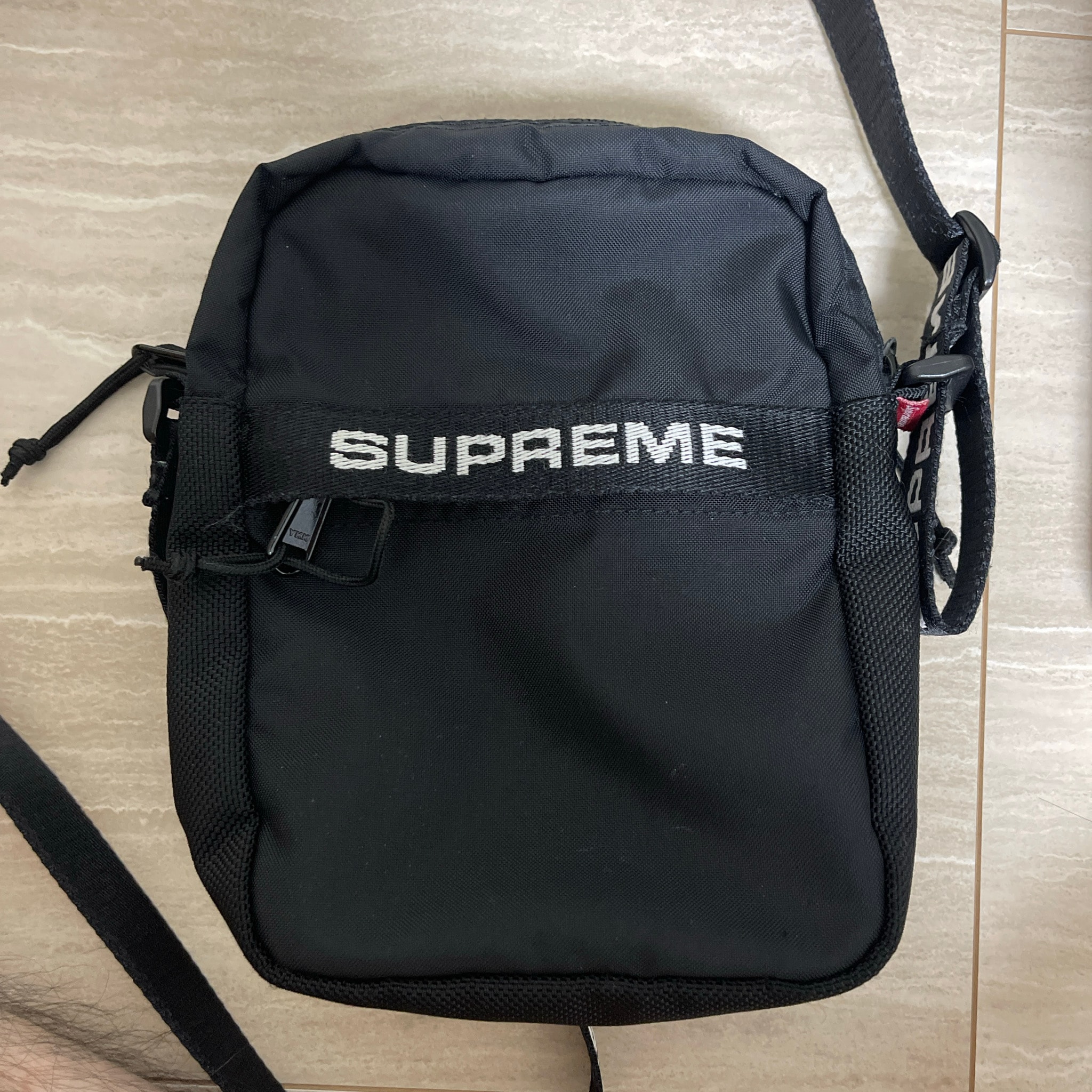 Supreme FW22 Shoulder Bag "Black"