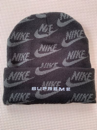 Supreme / Nike® Jacquard Logos Beanie "Black"
