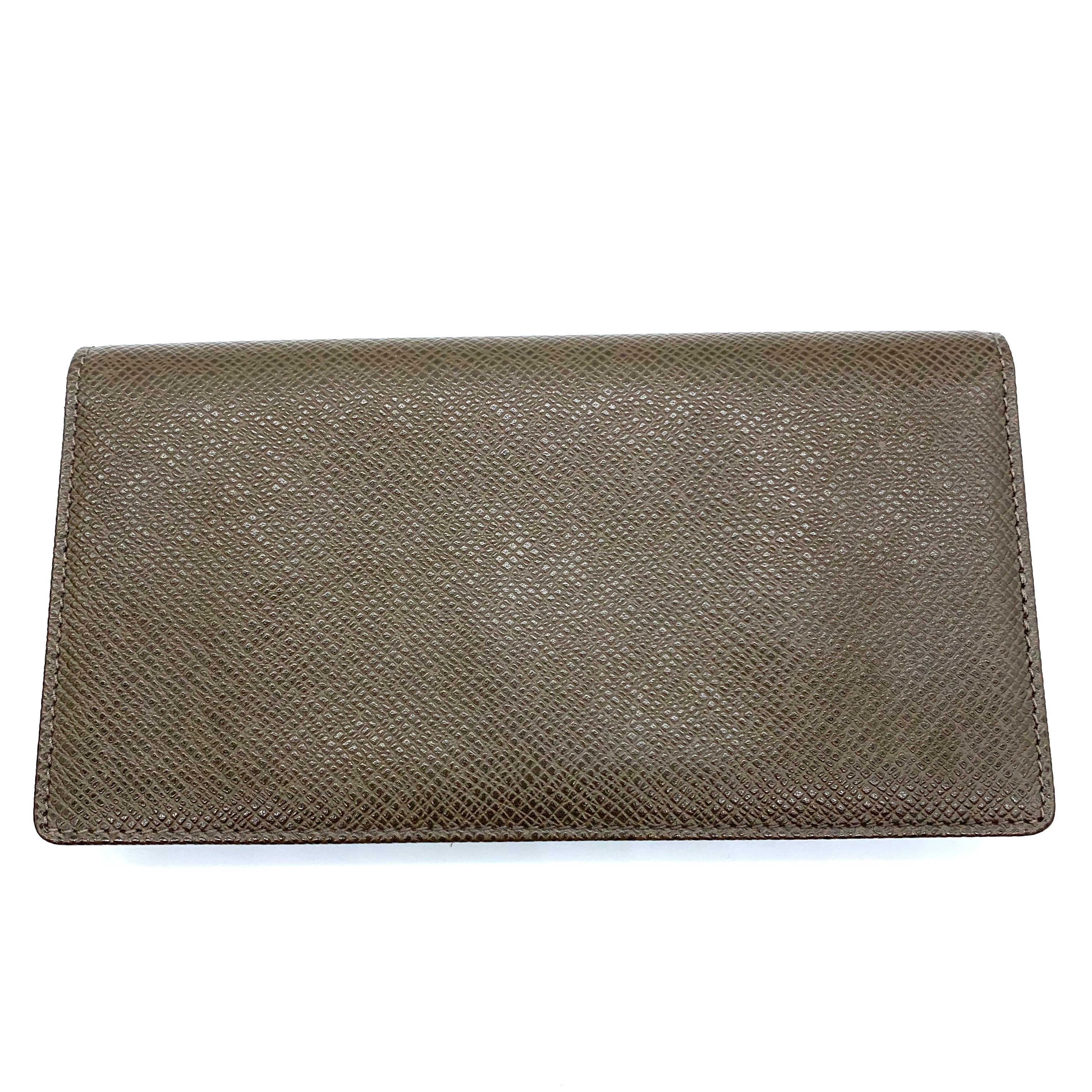 Louis Vuitton Taiga Porte-Cartes Credit "Grizzli"
