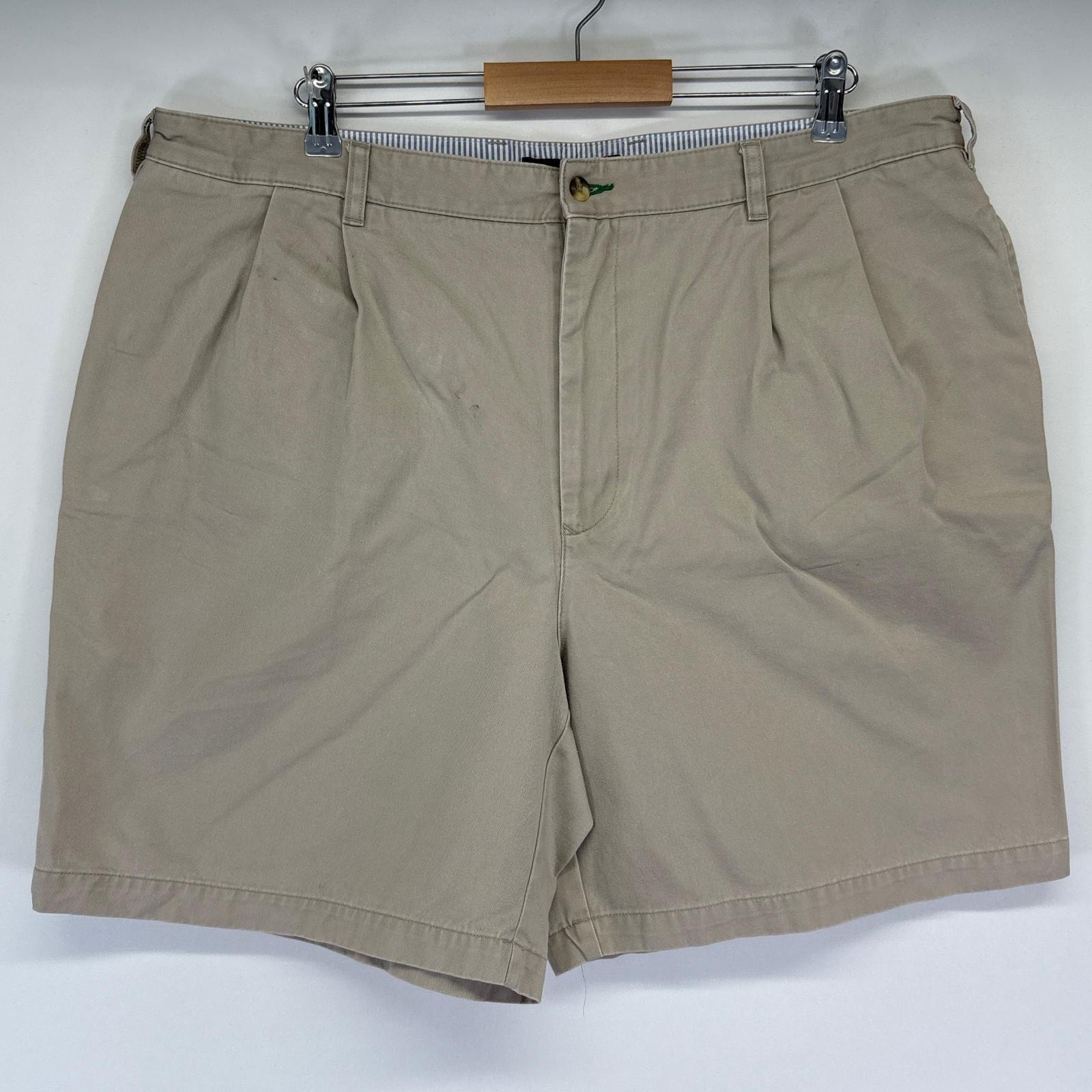 古着 トミーヒルフィガー TOMMY HILFIGER ショートパンツ チノパン ハーフ 半ズボン 短パン ツータック ワンポイント w42  ベージュ系 メンズ