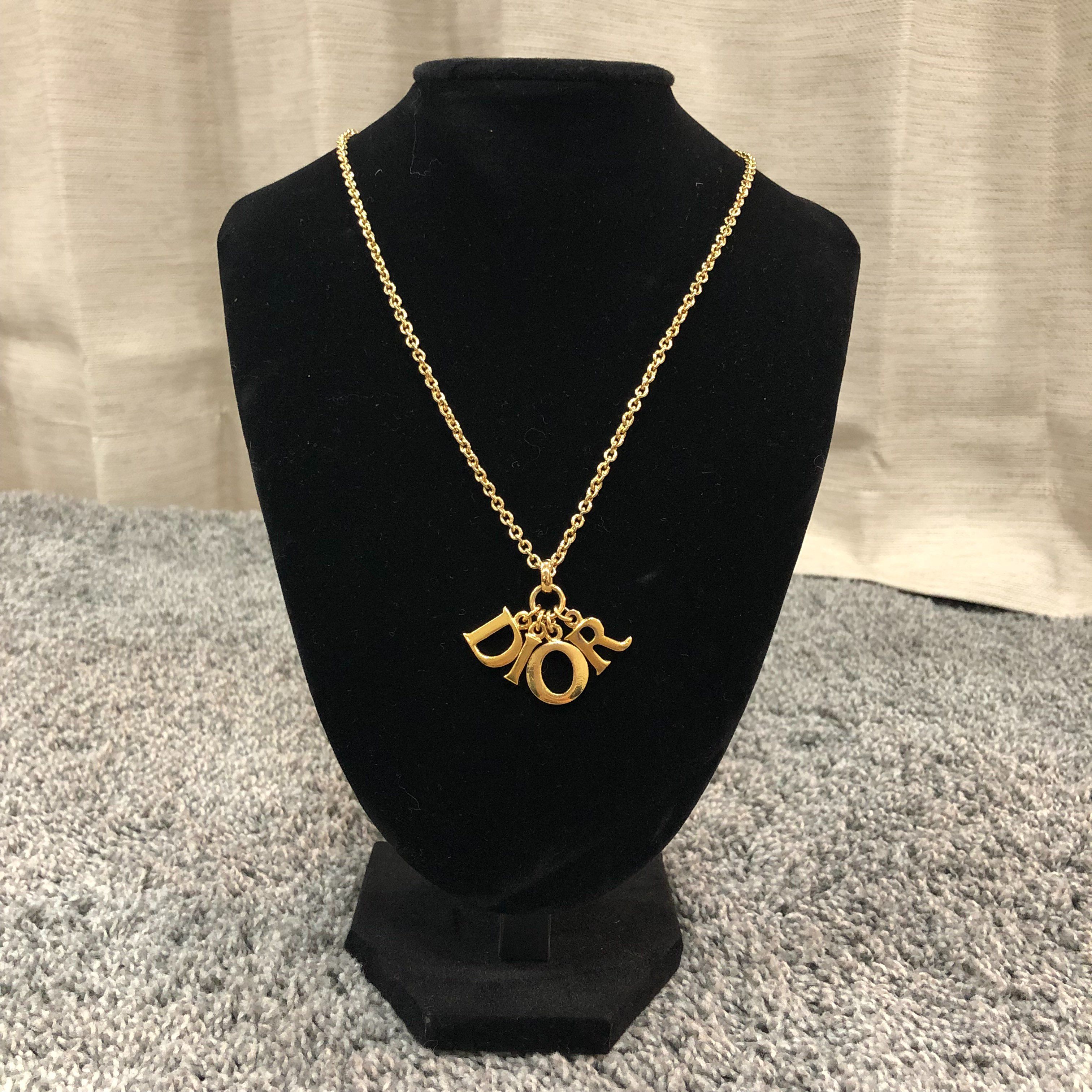 ディオール ロゴ 金色 メッキ ネックレス