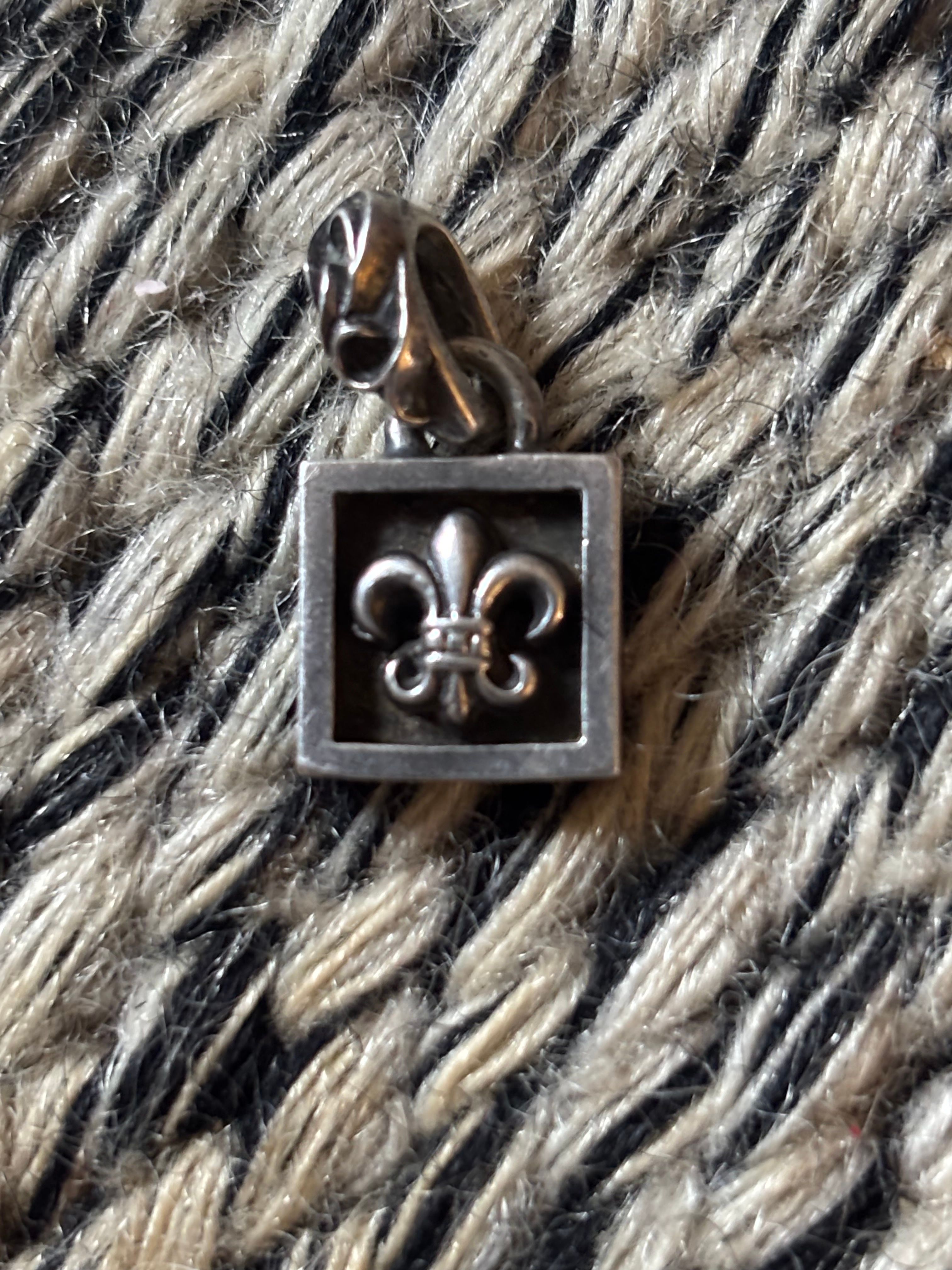 クロムハーツ ネックレストップ フレームドBSフレア925