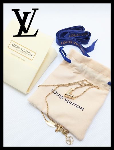 Louis Vuitton Essential V Necklace "Gold"