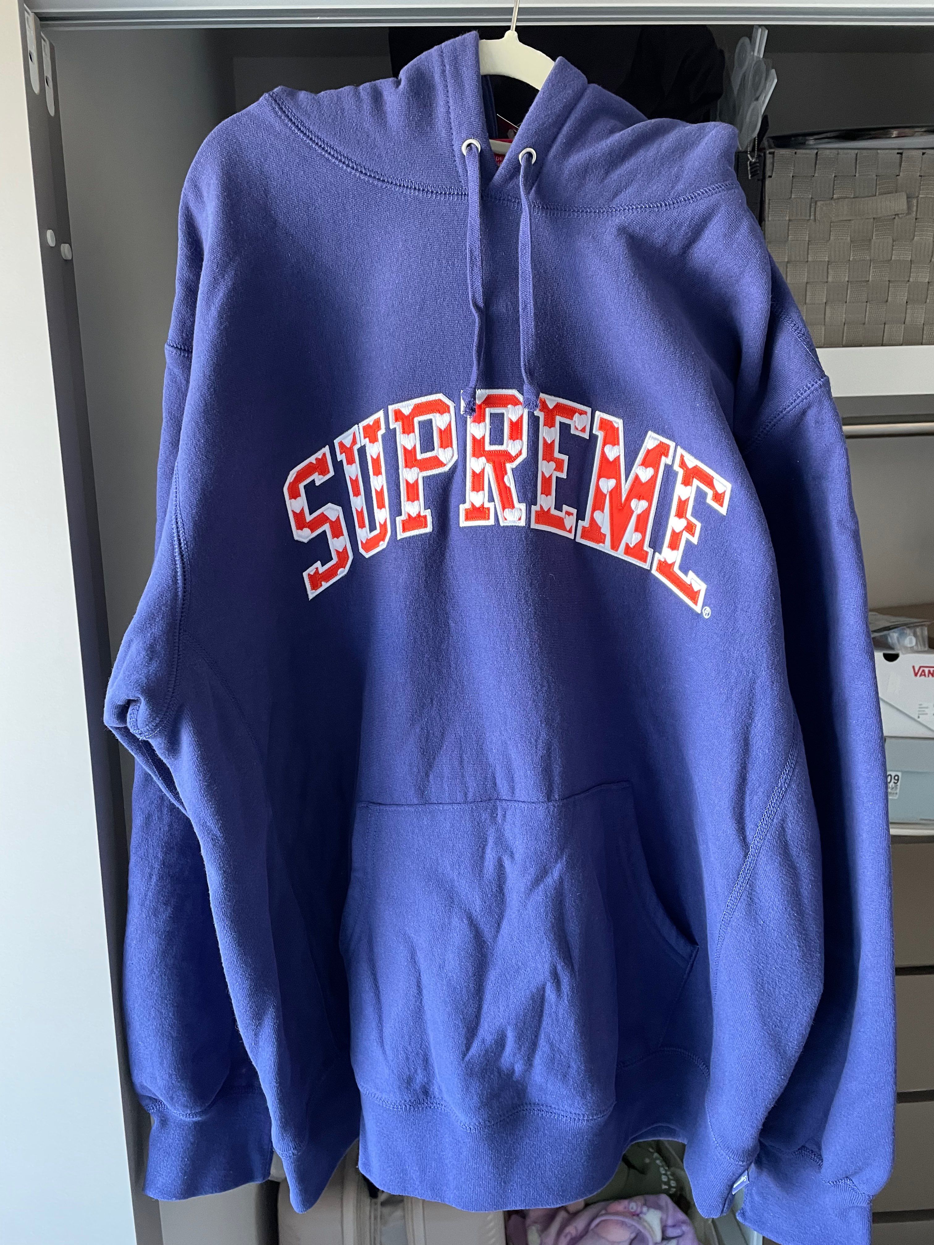 Supreme Hearts Arc Hooded Sweatshirt "Washed Navy" (21SS)