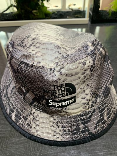 Supreme x The North Face Reversible Crusher "Black"