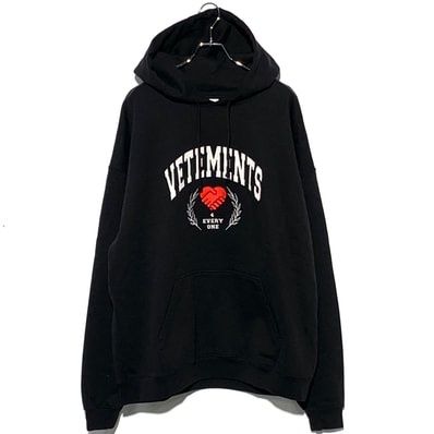 VETEMENTS 22AW SOLIDARITY EMBROIDERRED HOODIE Black