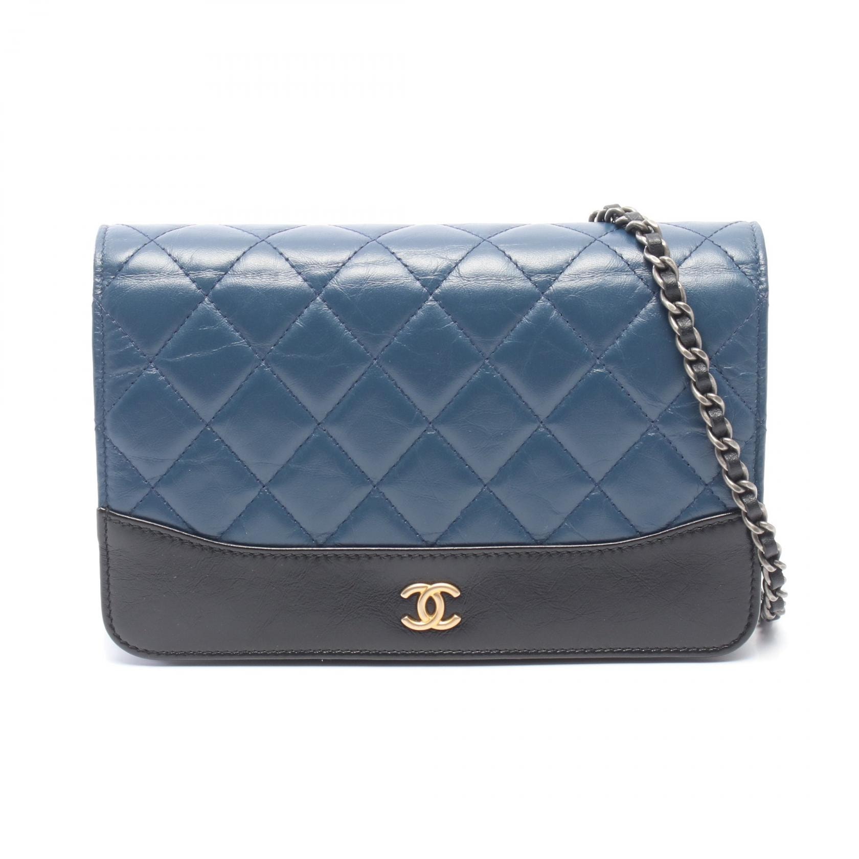 シャネル CHANEL マトラッセ ショルダーバッグ バッグ レザー レディース ネイビー系 / ブラック系 【中古】