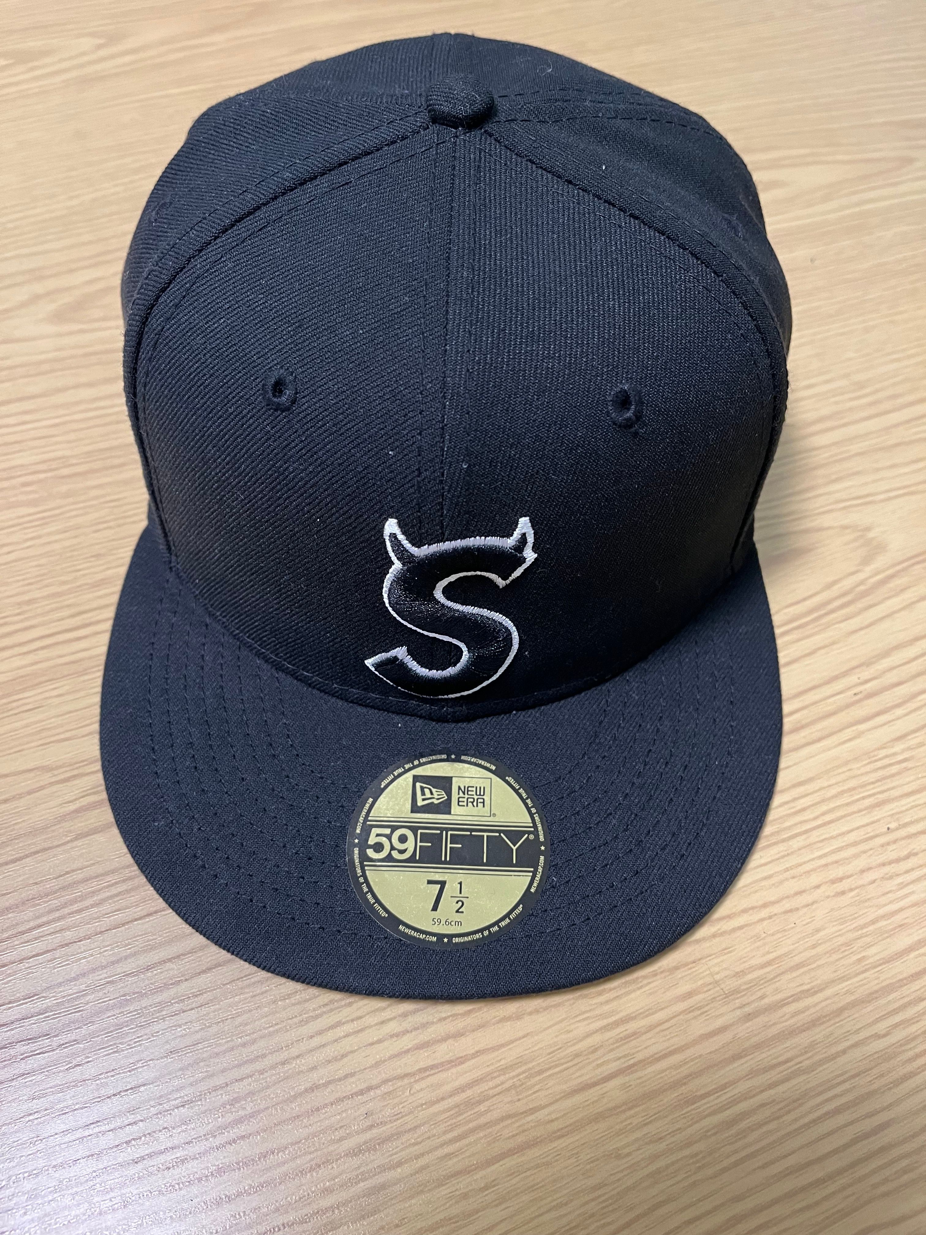 Supreme S Logo New Era "Black" (22FW)