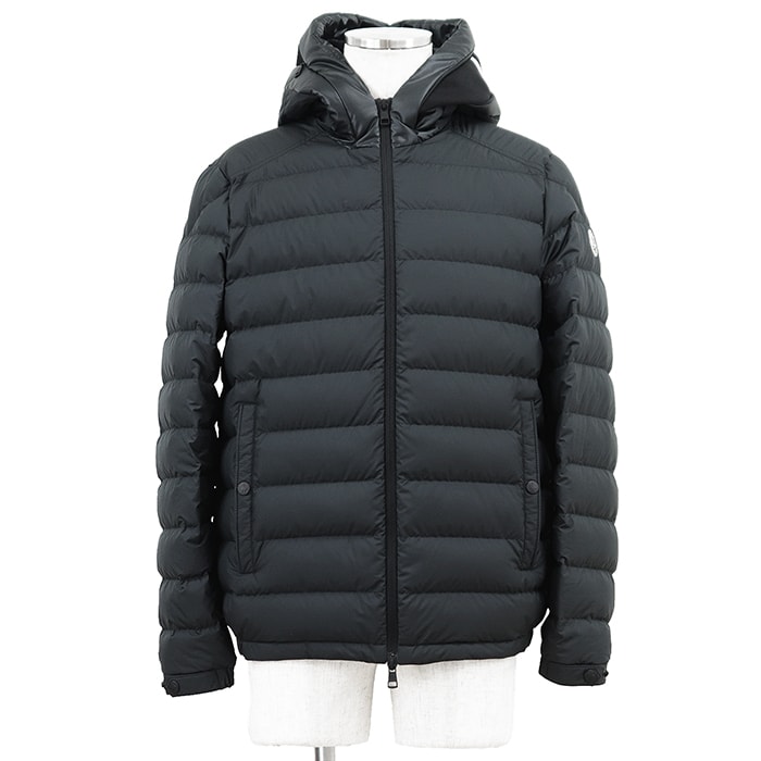 【美品】MONCLER モンクレール ダウンジャケット CHEVRERIE シェヴァリエ サイズ 1 メンズ 2024年製 ロゴフード ワッペン ボタン フーデッド アウター チャコールグリーン アルメニア製