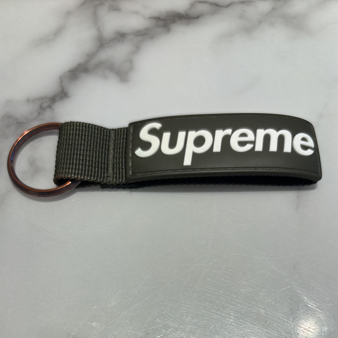 Supreme / Nite Ize S Logo Keychain 