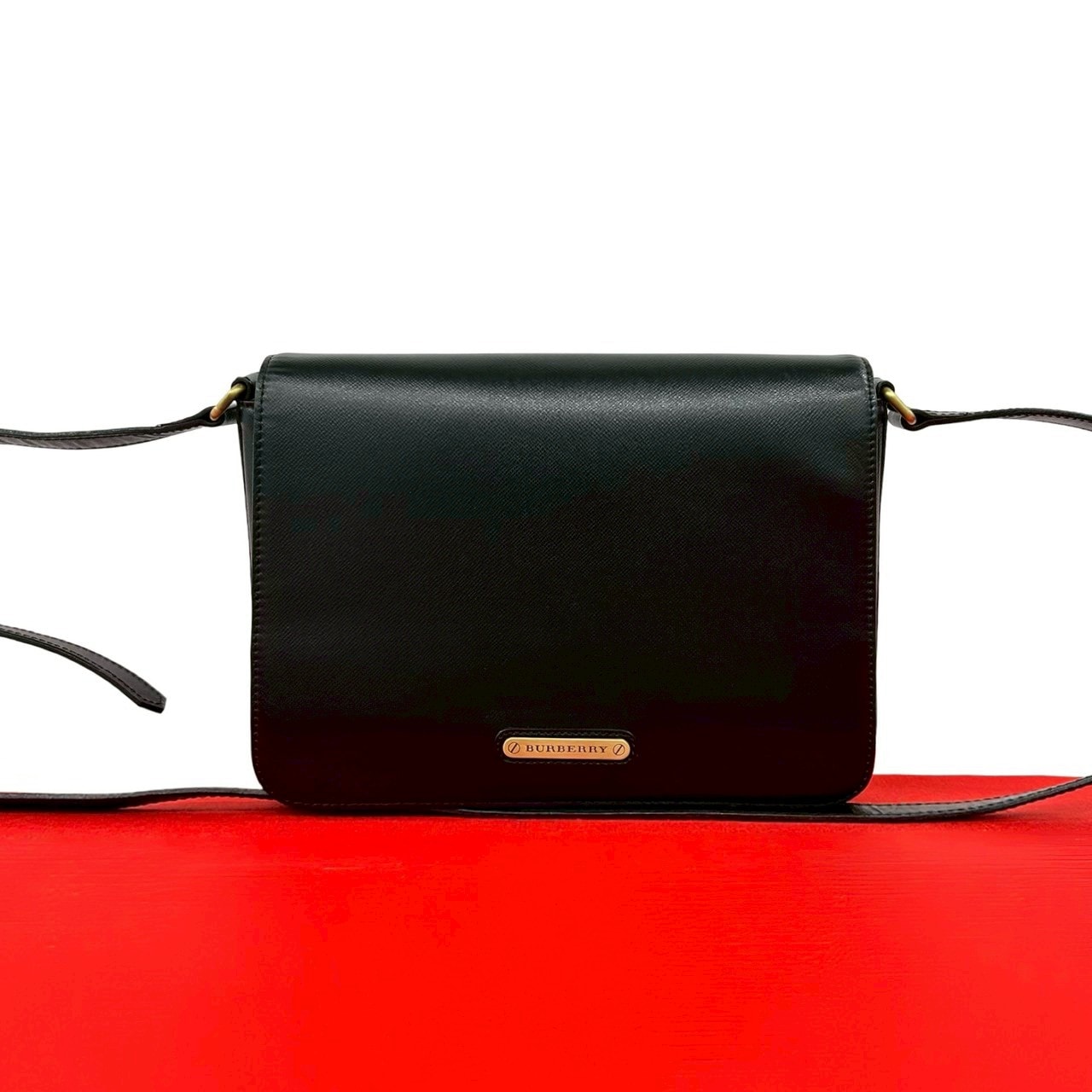 BURBERRY バーバリー ロゴ プレート 金具 レザー ショルダーバッグ ブラック
 28239