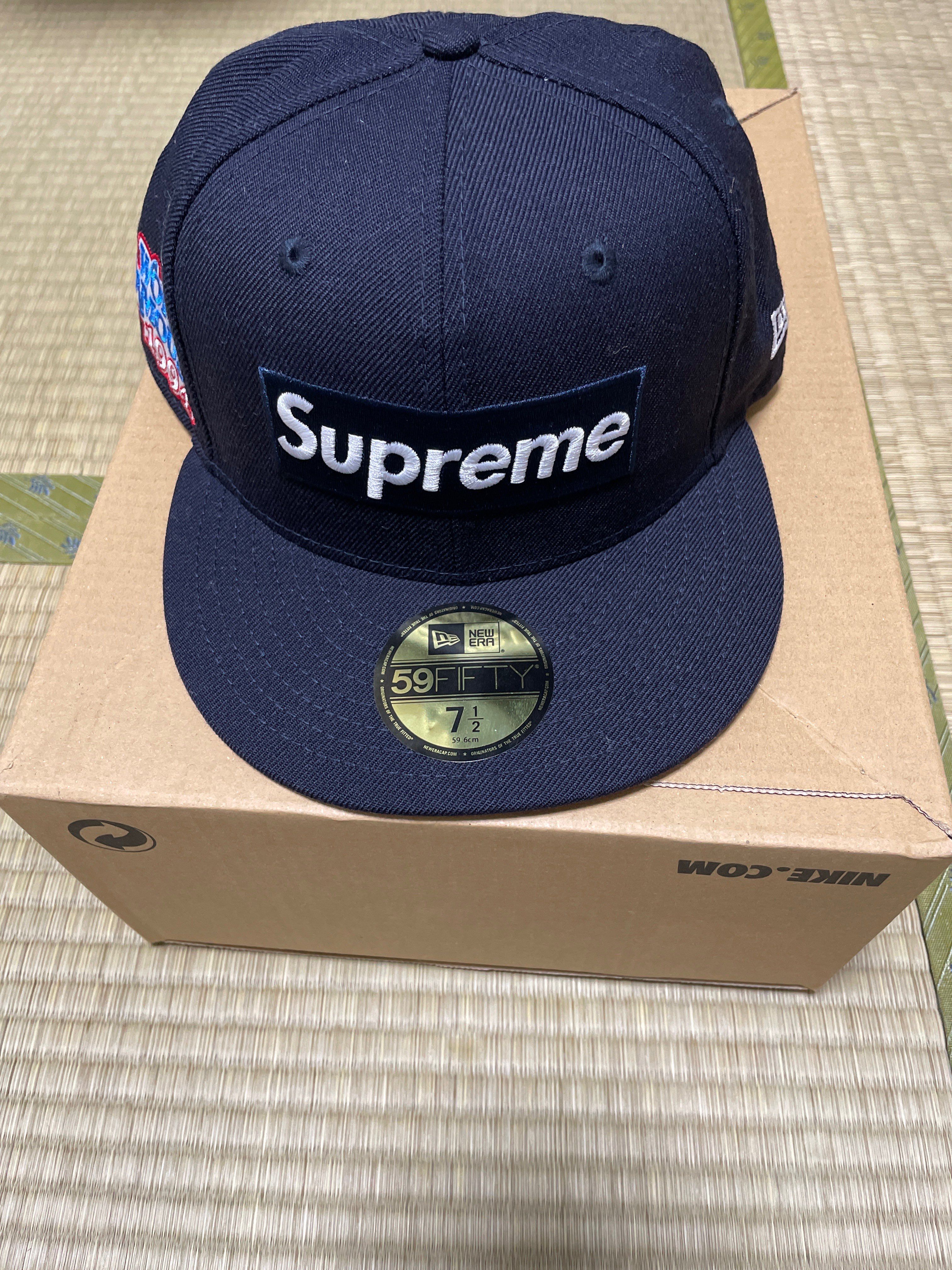 Supreme World Famous Box Logo New Era® "Navy"