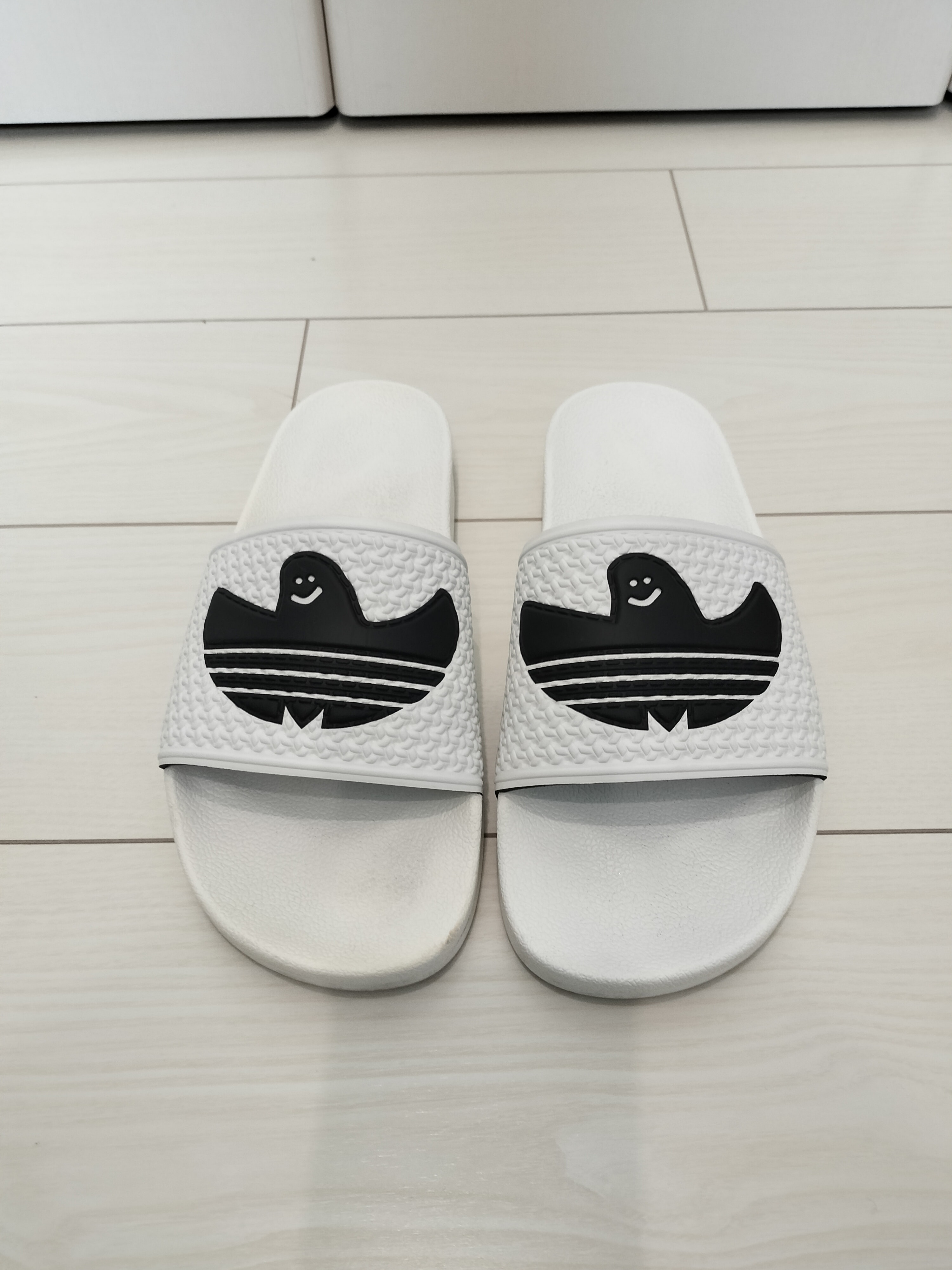 adidas Mark Gonzales SHMOOFOIL SLIDE FY6848 アディダス マークゴンザレス コラボ スポーツサンダル シャワーサンダル ホワイト シュムー