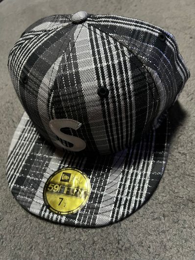 Supreme Metallic Plaid S Logo New Era "Black"