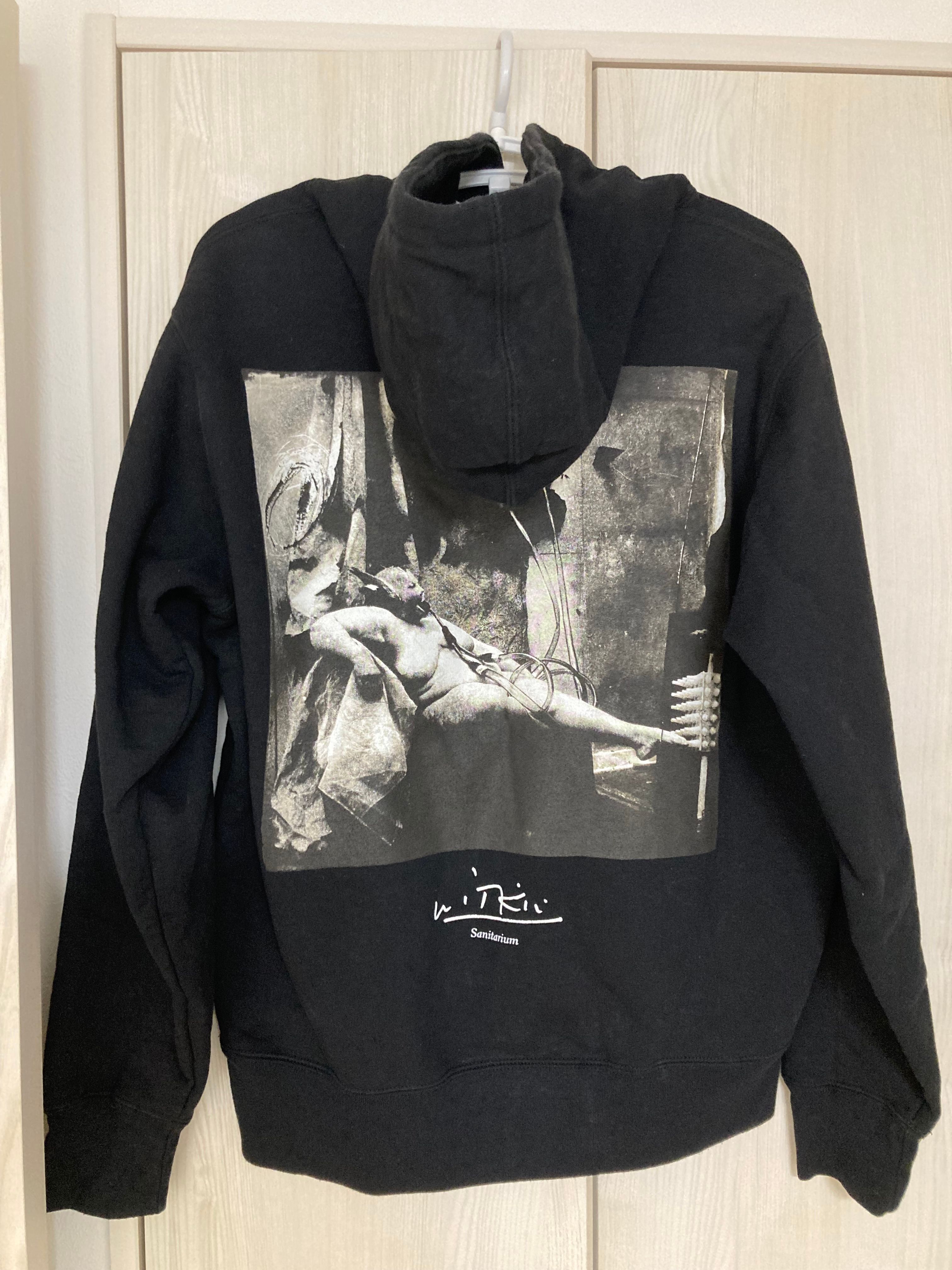 supreme  サニタリウム パーカー フーディ