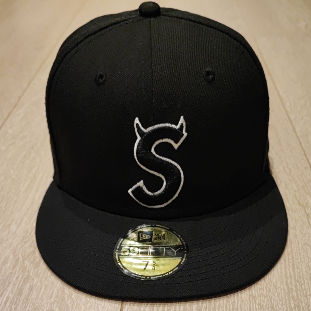 Supreme S Logo New Era "Black" (22FW)