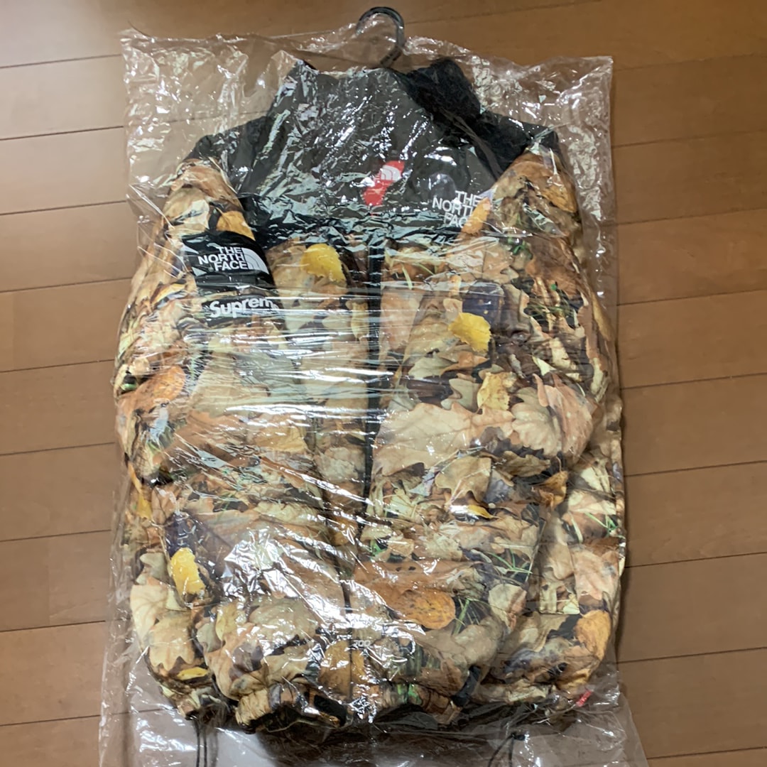 Supreme x The North Face Leaves Nuptse Jacket "Leaves"