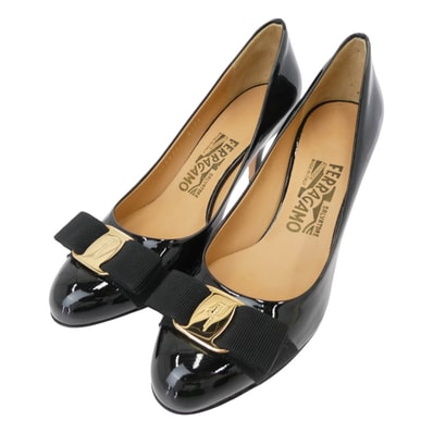 Salvatore Ferragamo サルヴァトーレフェラガモ パンプス 574563 CARLA 70 リボン ヒール パンプス ブラック系 6【極上美品】【中古】