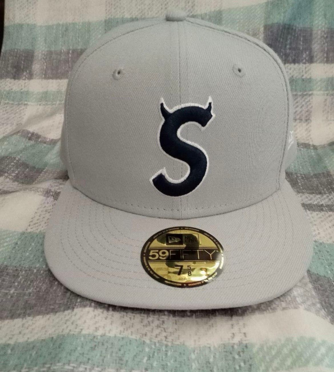 Supreme S Logo New Era "Grey" (22FW)