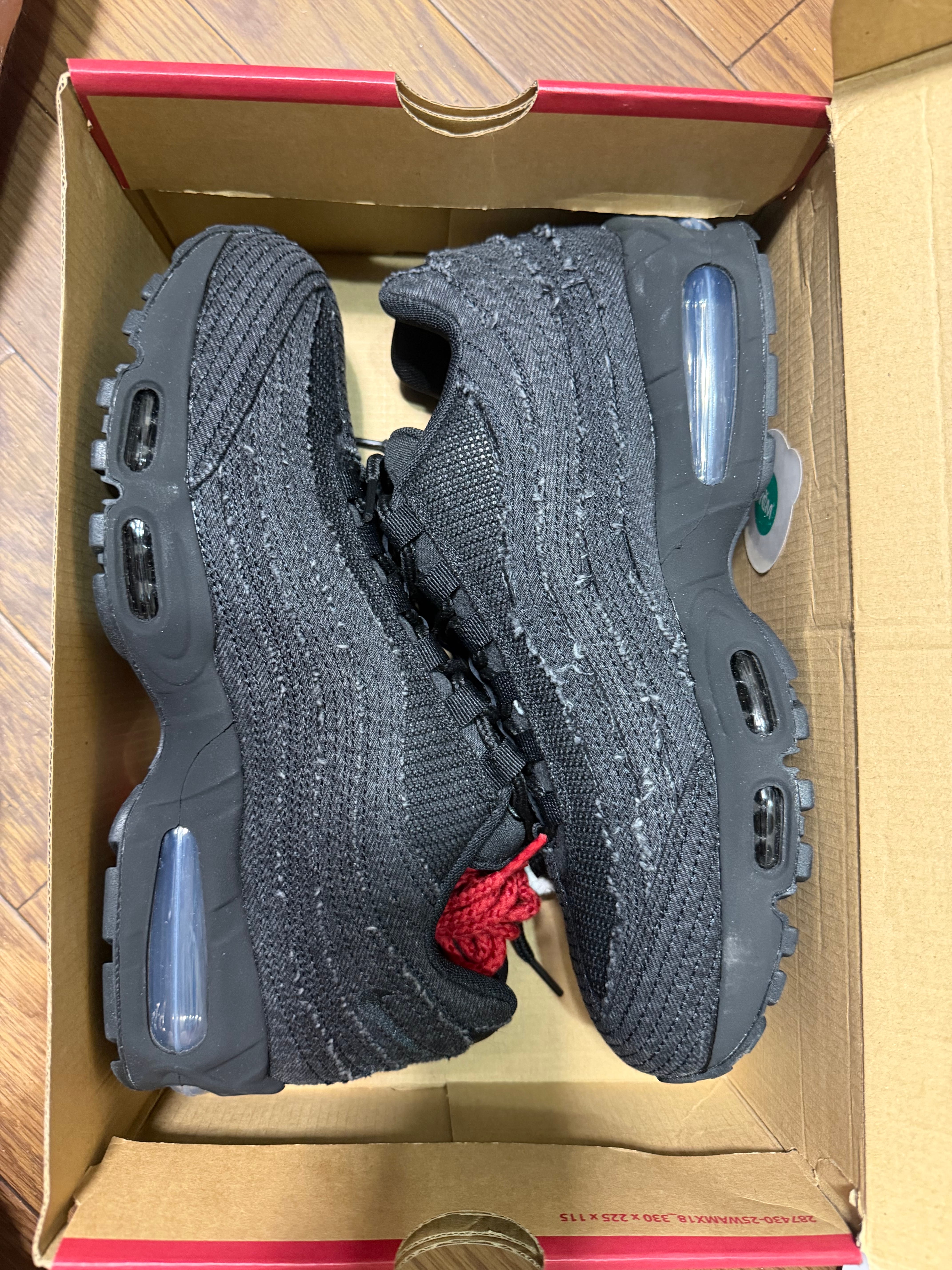 Levi's × Nike Air Max 95 OG "Denim Black"