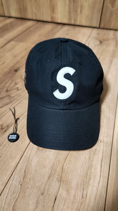 Supreme Ventile® S Logo 6-Panel "Black"