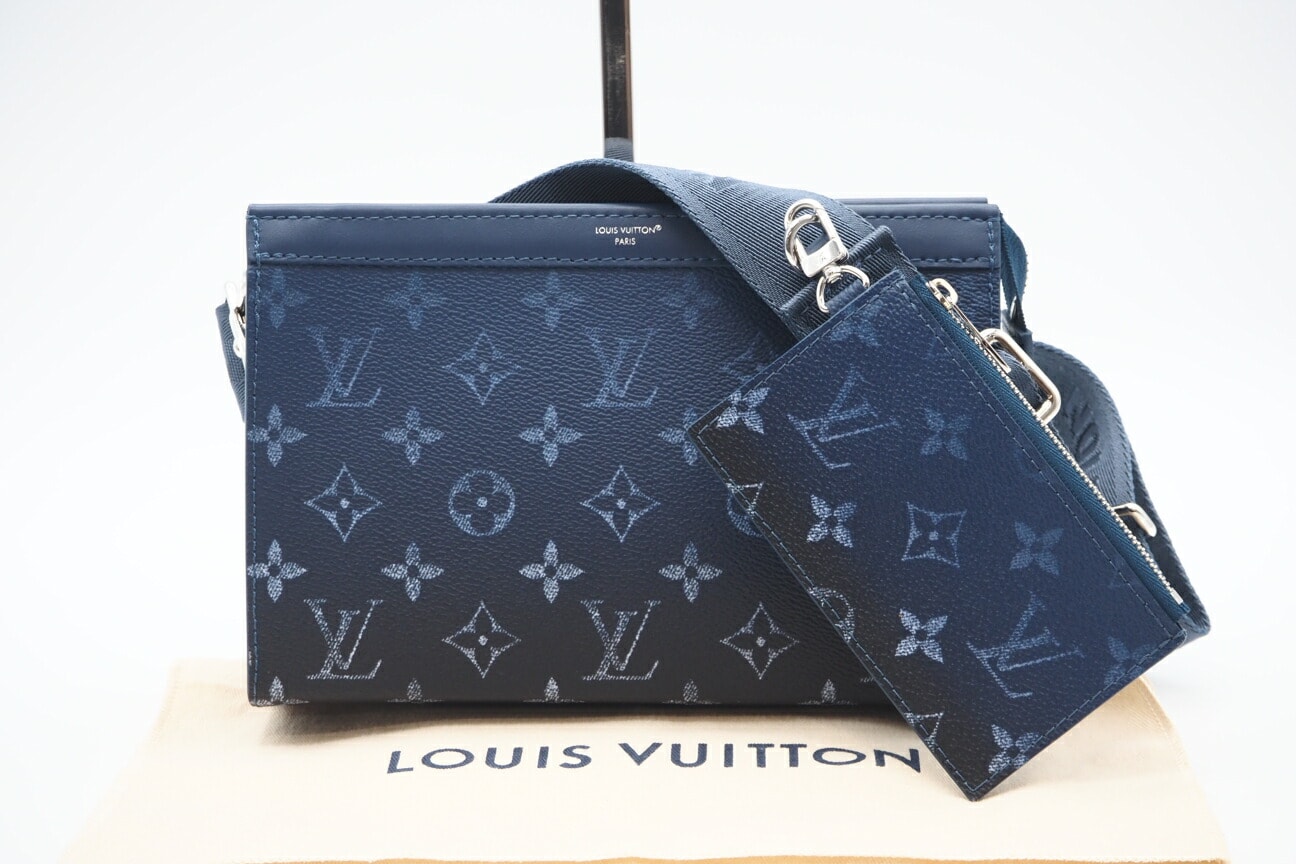 極美品 LOUIS VUITTON ルイ・ヴィトン モノグラム グラディエント ガストンウェアラブルウォレット ショルダーバッグ M11544 ショルダーバッグ ネイビー ブルー コーティングキャンバス メンズ