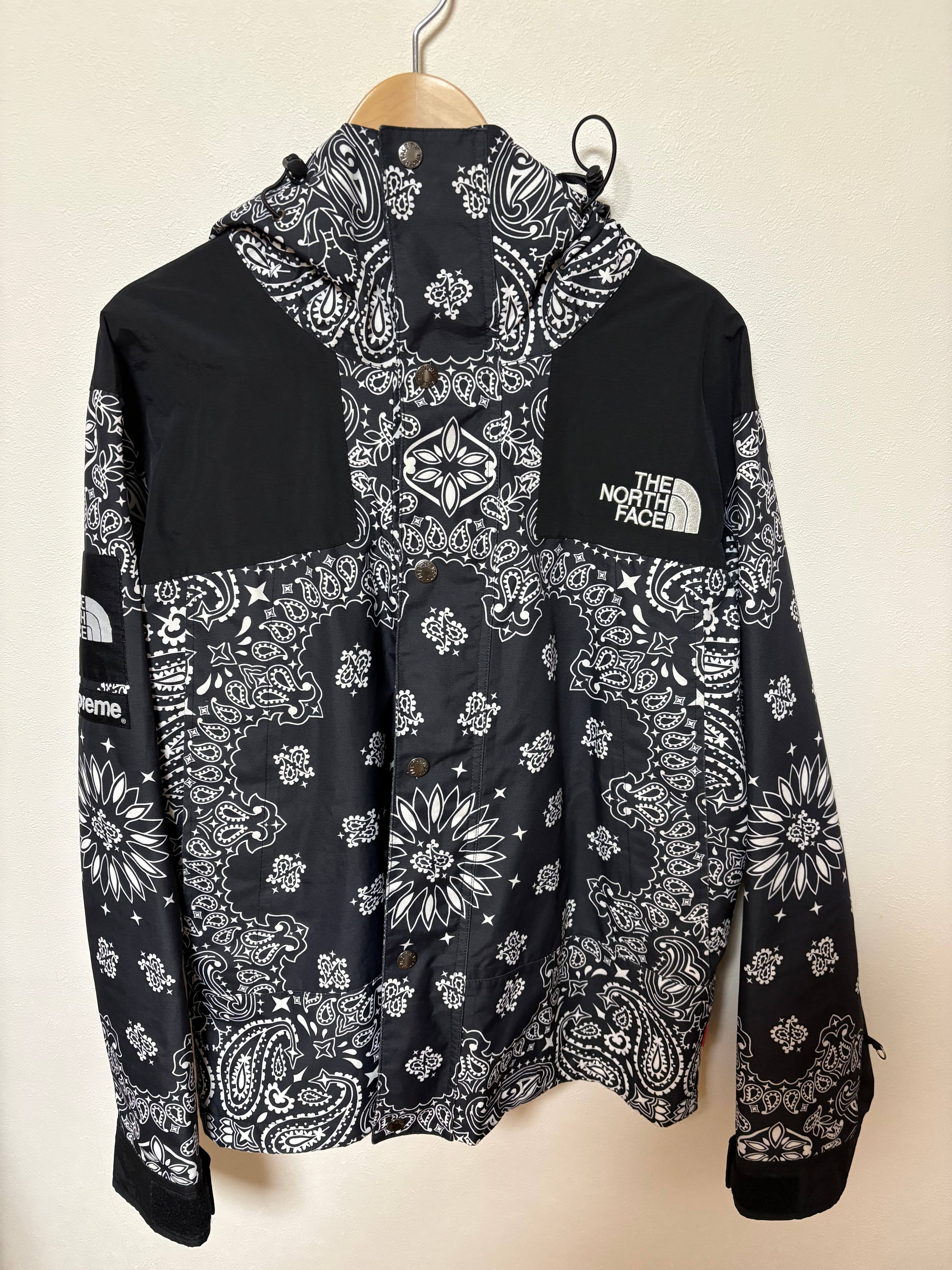 Supreme x The North Face Bandana Mountain Parka "Black"