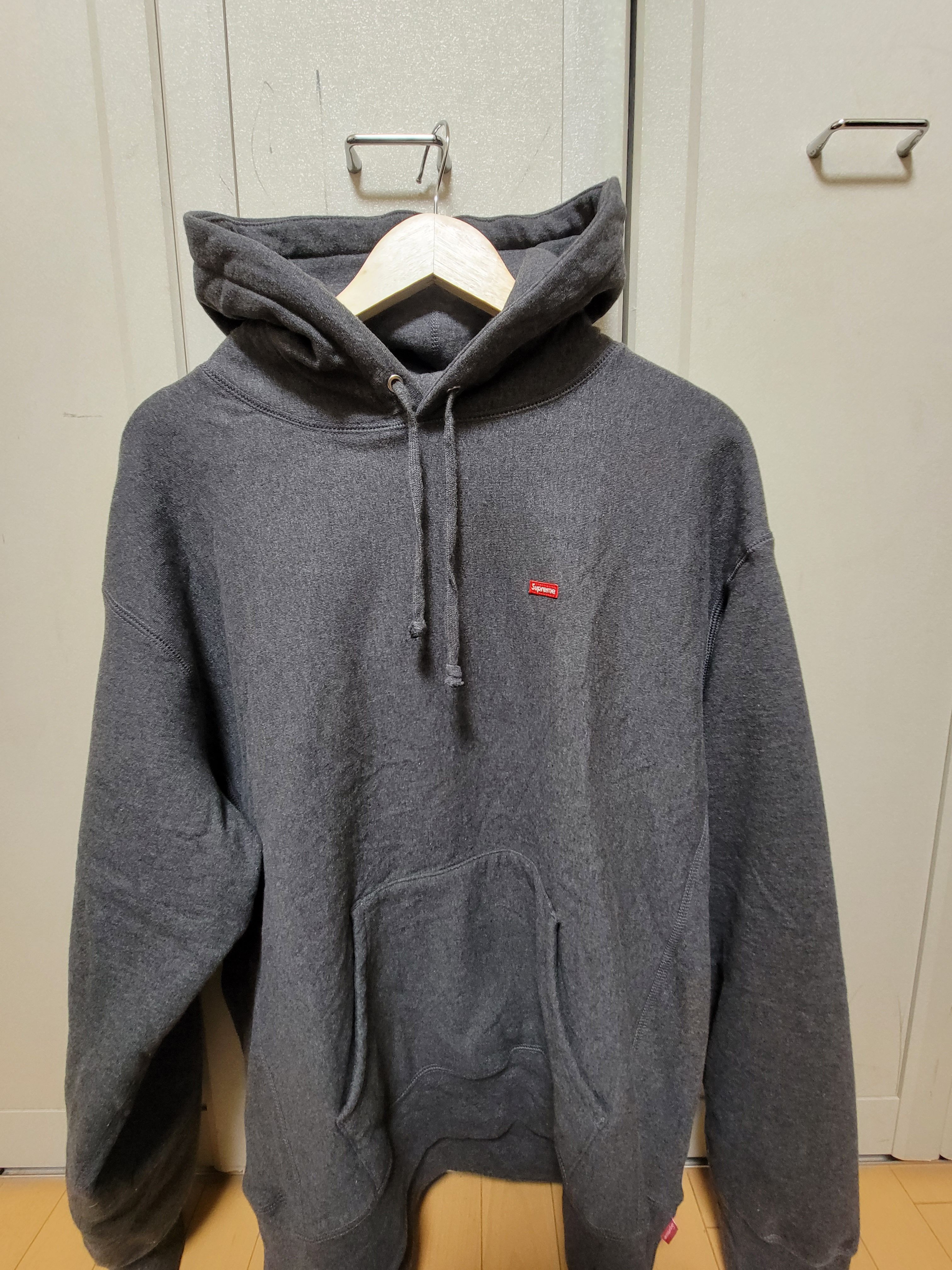 Supreme Small Box Hooded Sweatshirt "Charcoal" (21FW)