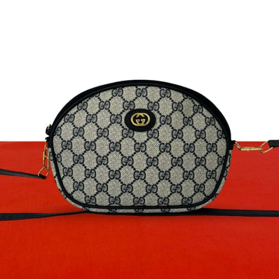 GUCCI グッチ GG ロゴ 金具 PVC レザー ショルダーバッグ ネイビー
c66-4