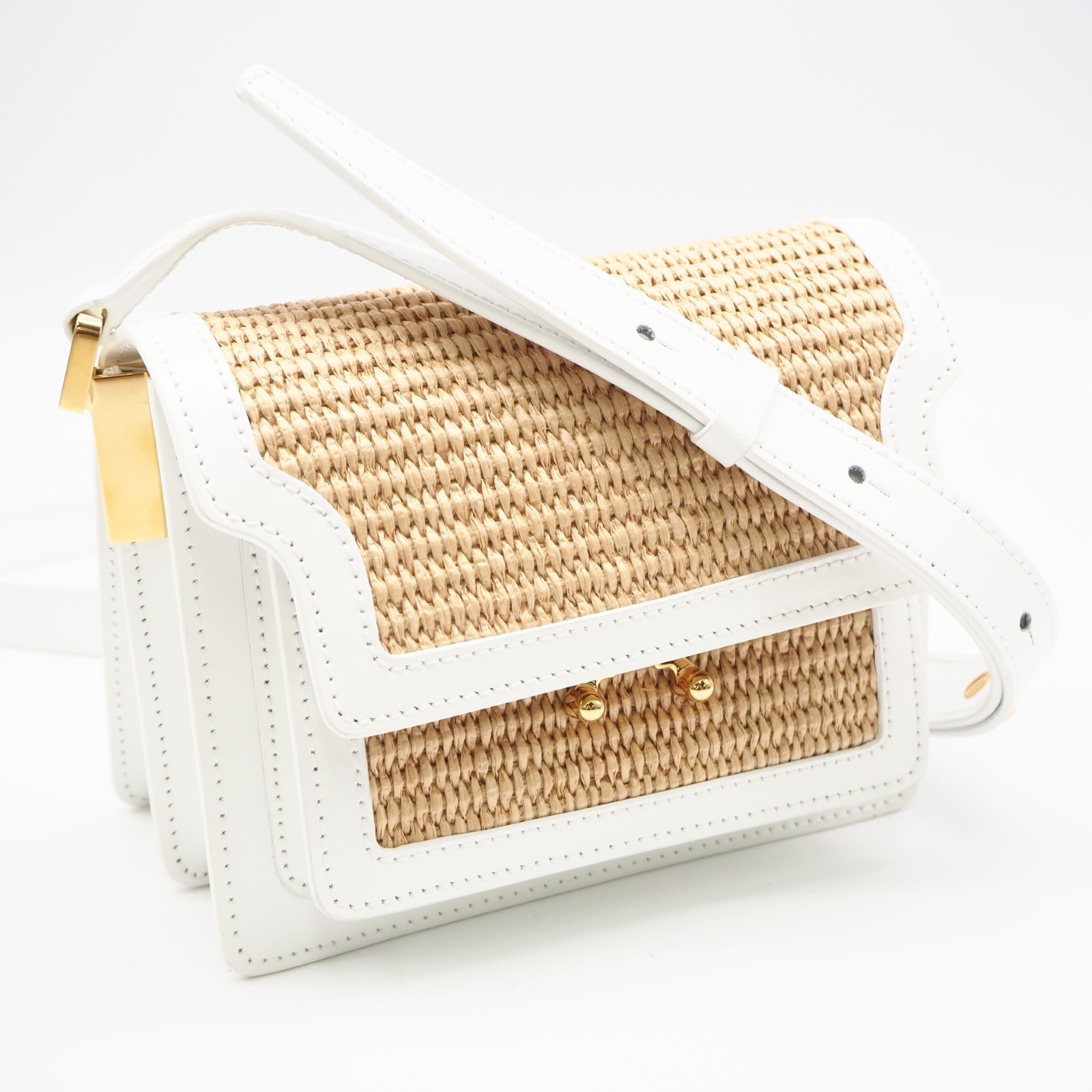 美品 MARNI マルニ カーフレザー トランク ソフト ミディアム SBMP0103Q0 P3860 ショルダーバッグ ホワイト ベージュ カーフレザー ポリアミド レディース