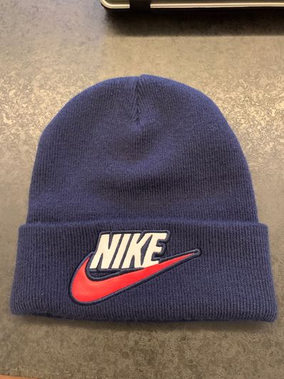 Supreme / NIKE® Beanie "navy"