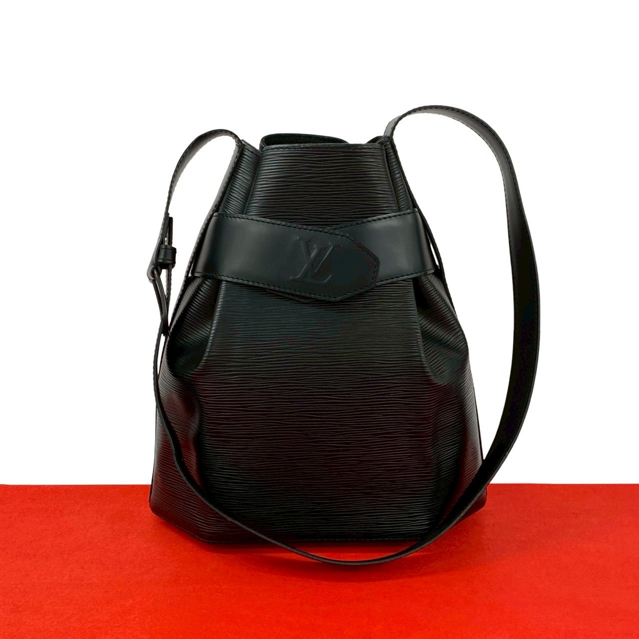 LOUIS VUITTON ルイヴィトン サックデポール PM エピ レザー ショルダーバッグ ブラック
34326