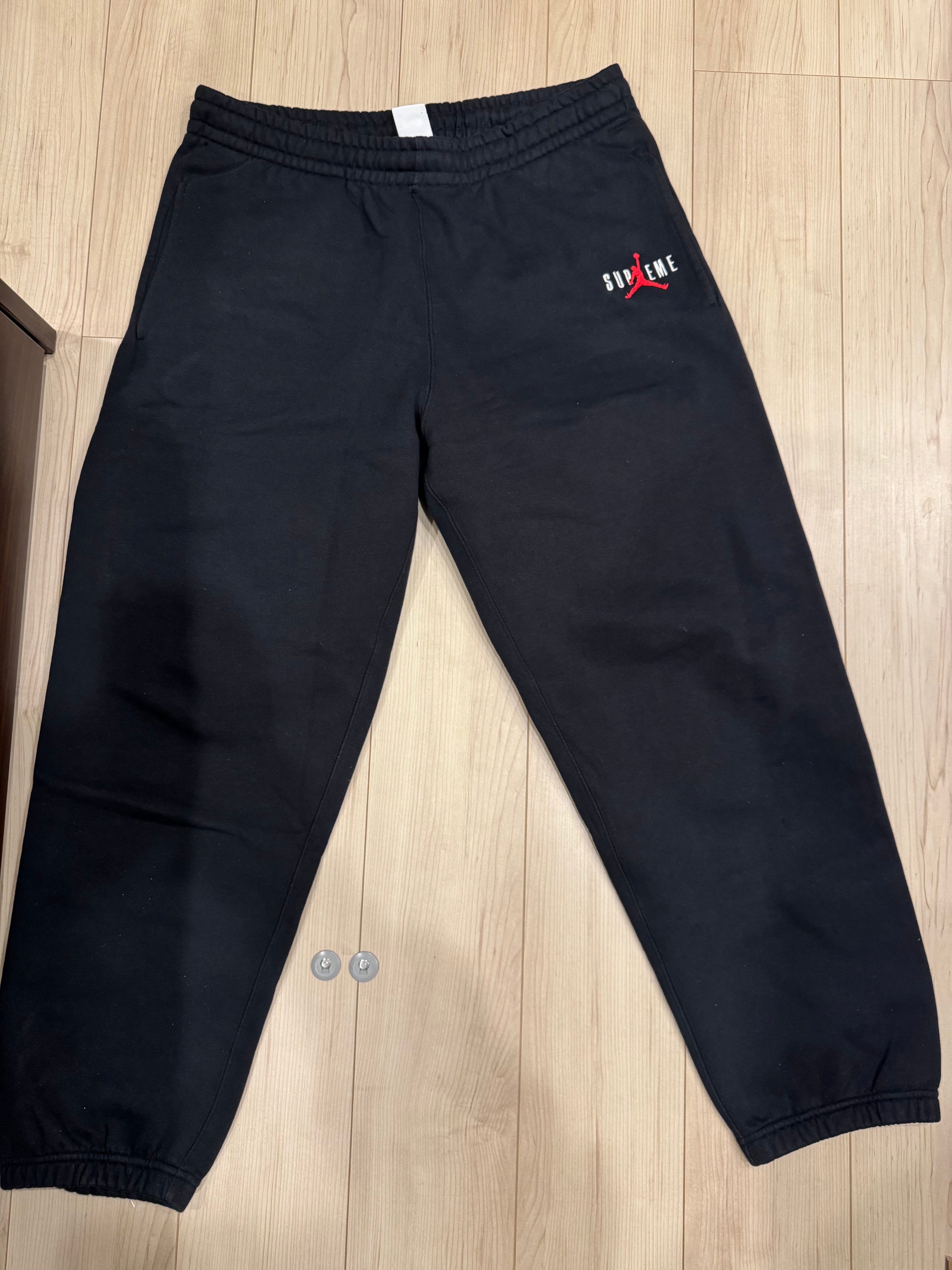 supreme ジョーダン　パンツ Supreme x Jordan トラックパンツ | ブラック | FARFETCH JP