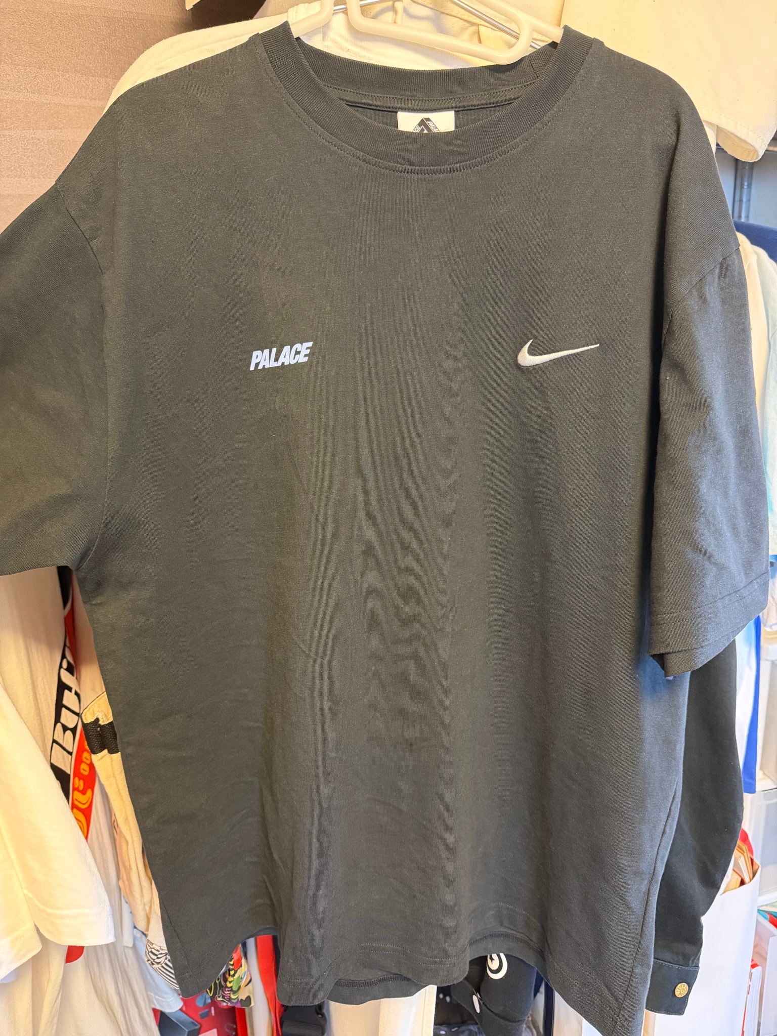 PALACE x Nike Font Swoosh T Shirt "Black"