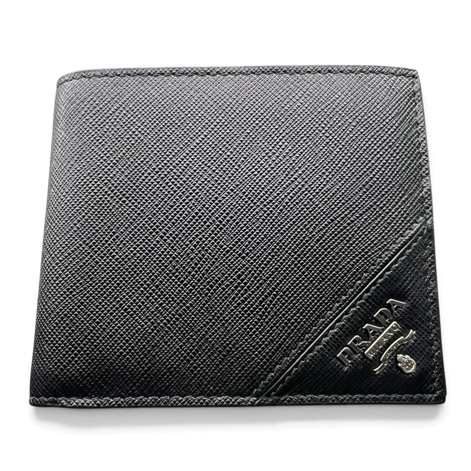 PRADA 極美品 プラダ サフィアーノ トライアングルロゴ 二つ折り財布 2MO738 レザー ブラック コンパクトウォレット カードケース 三角プレート ロゴプレート ミニ財布 Aランク 中古 鑑定済 プラダ財布