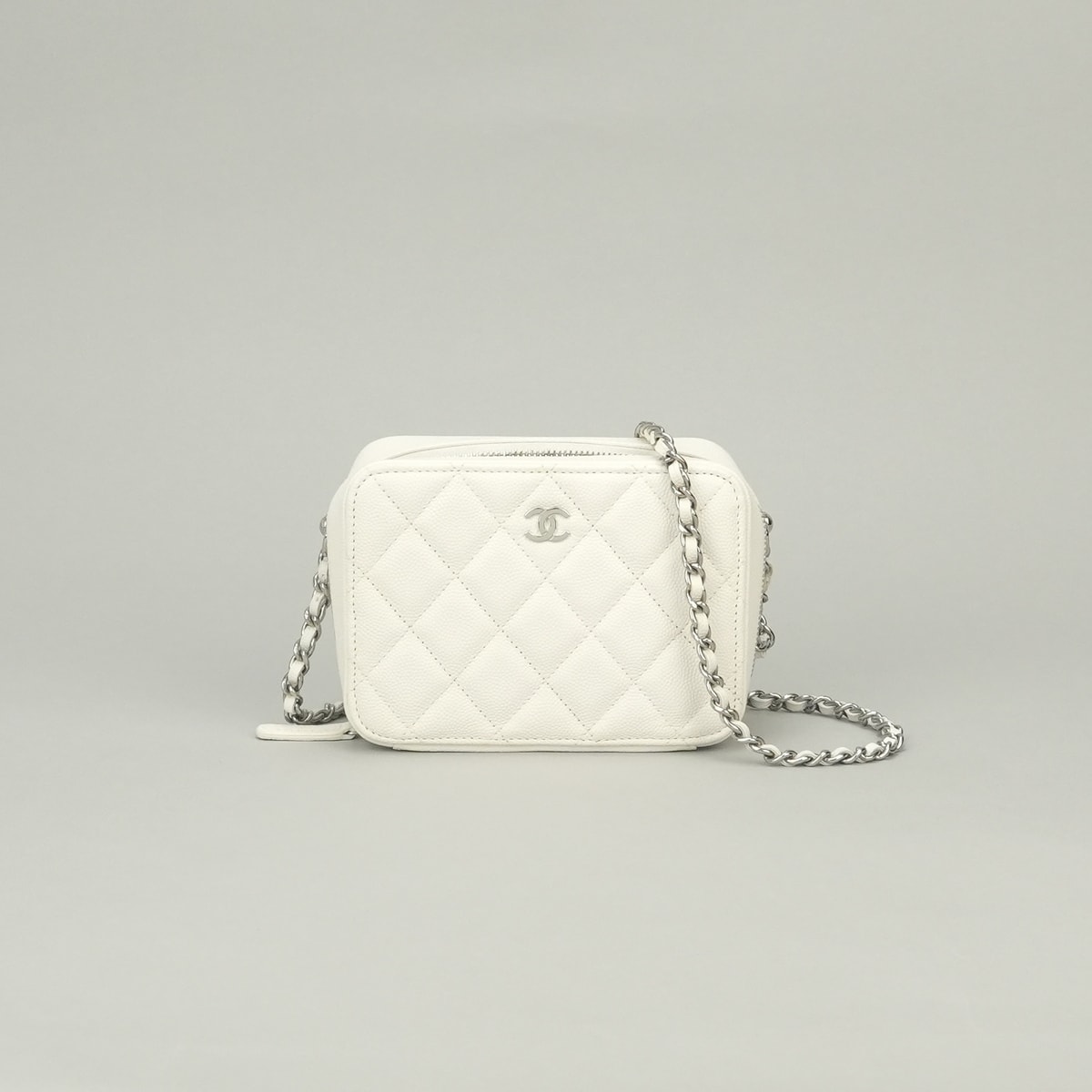 シャネル CHANEL マトラッセ バッグ ショルダーバッグ キャビアスキン ホワイト White 白 シルバー金具 ココマーク