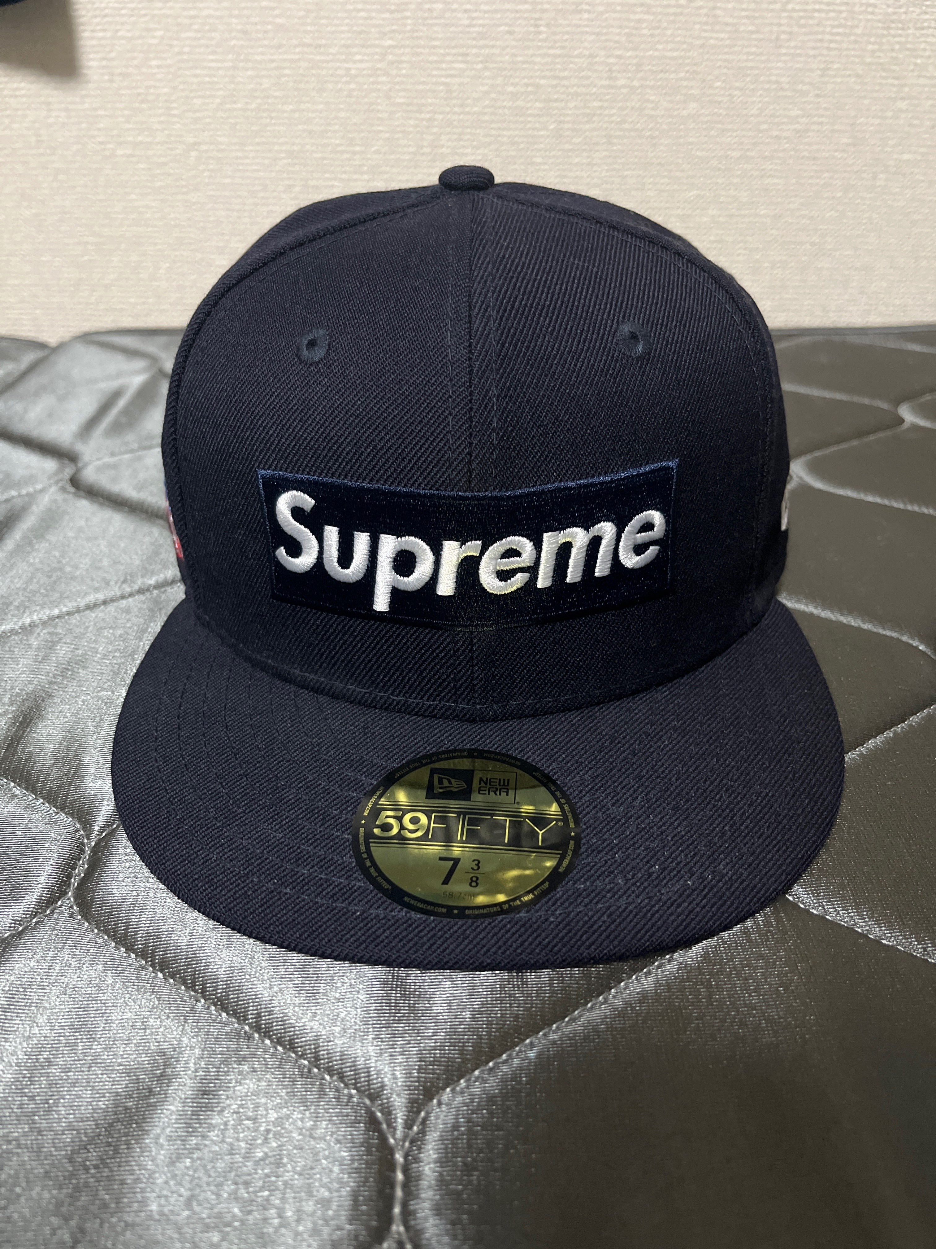 Supreme World Famous Box Logo New Era® "Navy"
