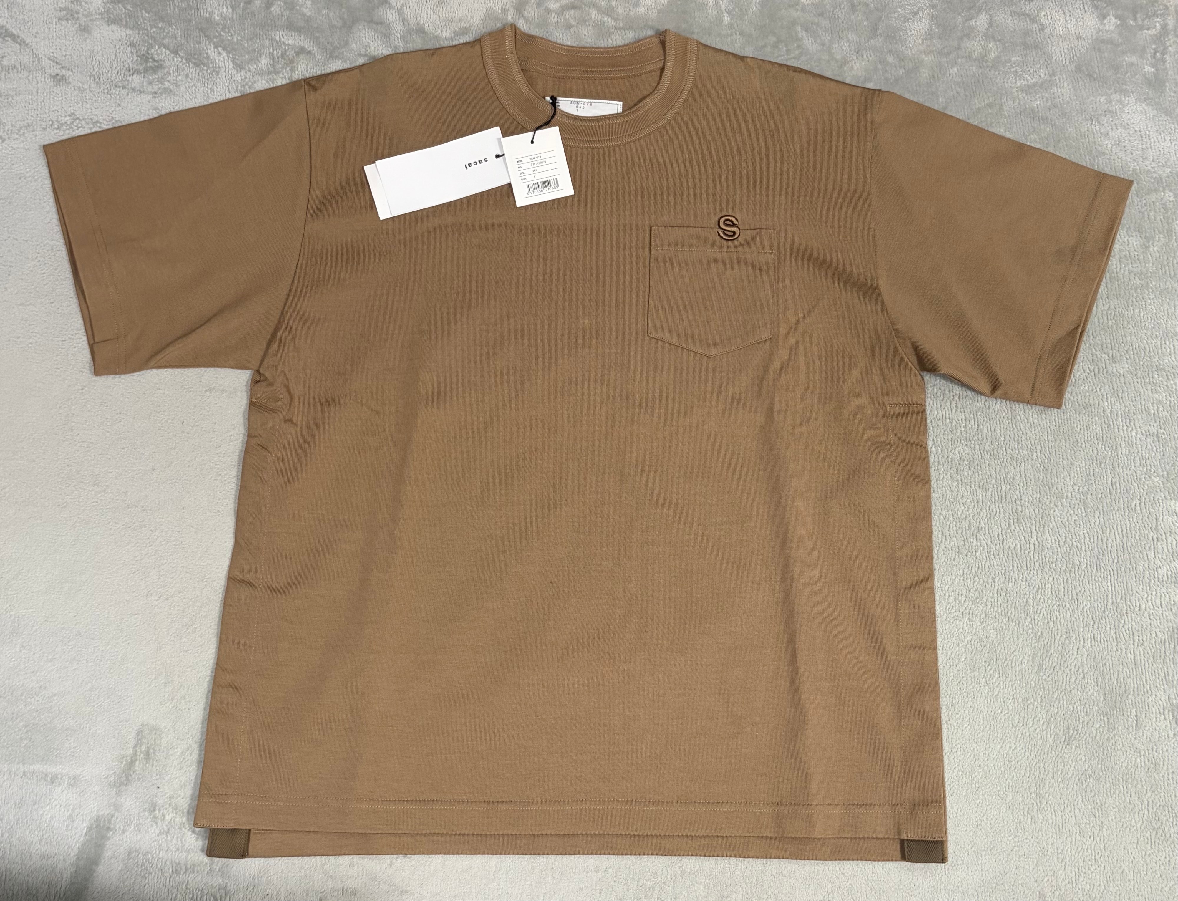 sacai  SロゴパッチTシャツ