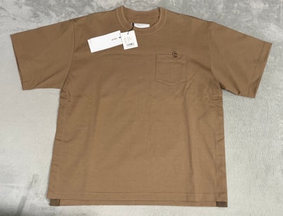 sacai SロゴパッチTシャツ
