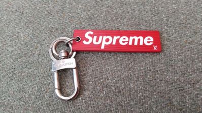 Supreme / Louis Vuitton KeyHolder "Red"
