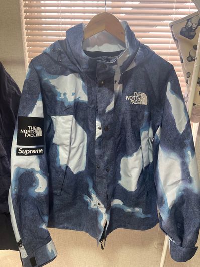 Supreme x The North Face Bleached Denim Print Mountain Jacket "Indigo"