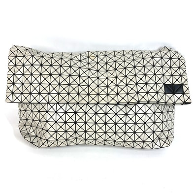 イッセイミヤケ ISSEY MIYAKE バオバオ BAOBAO 2つ折り セカンドバッグ カバン バイカラー クラッチバッグ PVC グレージュ系