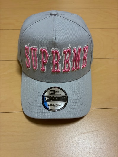 Supreme Gothic Outline Adjustable New Era "Grey"