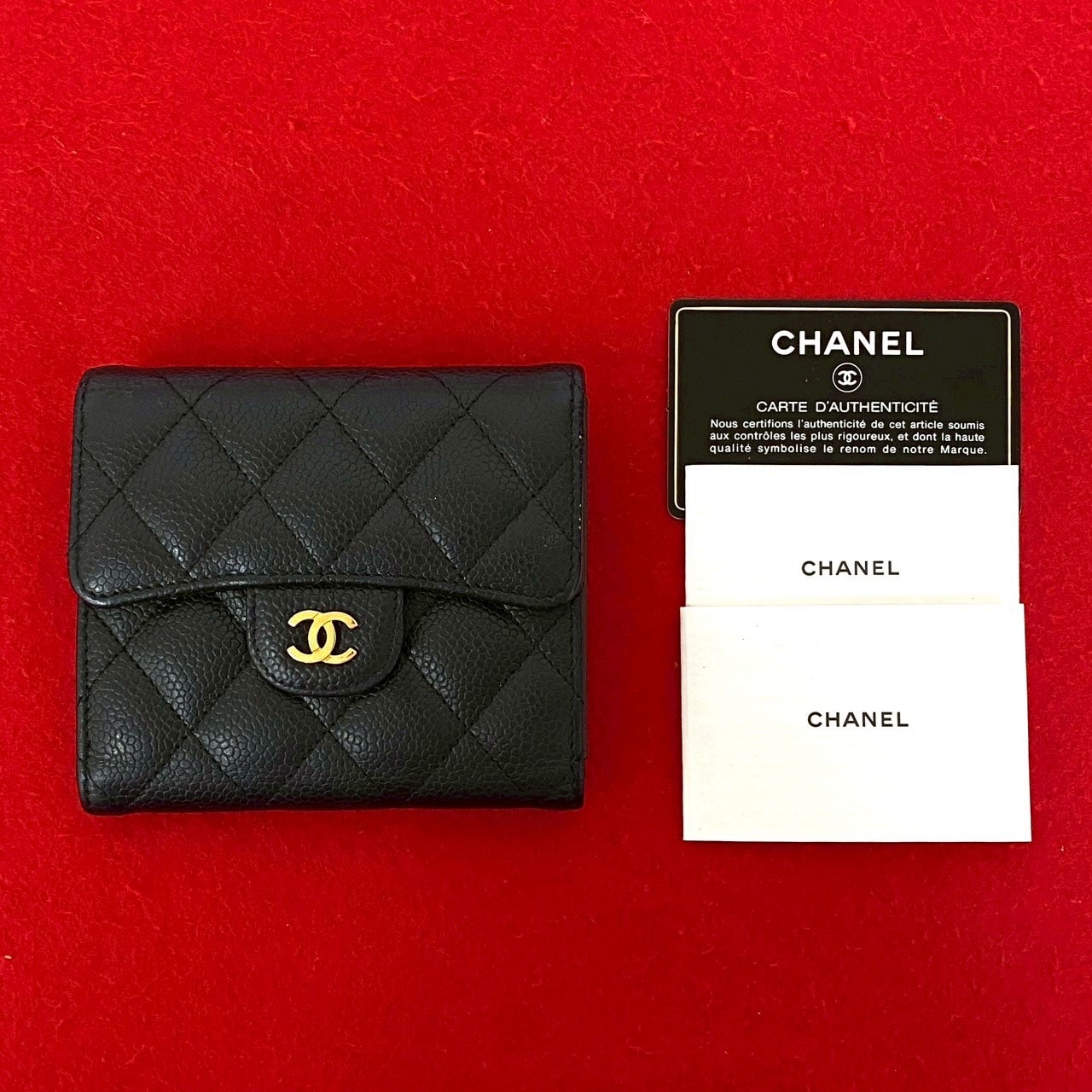 CHANEL シャネル マトラッセ ココマーク マットキャビアスキン 二つ折り財布 ブラック
 35154
