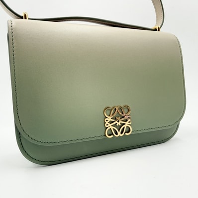 LOEWE(ロエベ)ゴヤ ショルダーバッグ アナグラム グラデーション グリーン レザー ゴールド金具 レディース【中古】