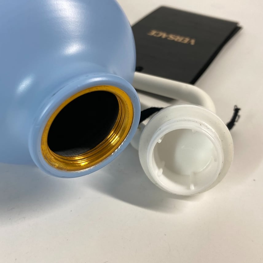 A+ (新品・未使用(ワケあり))】ヴェルサーチ VERSACE ロゴ水筒 A+ (新品・未使用(ワケあり))】ヴェルサーチ VERSACE ロゴ水筒
